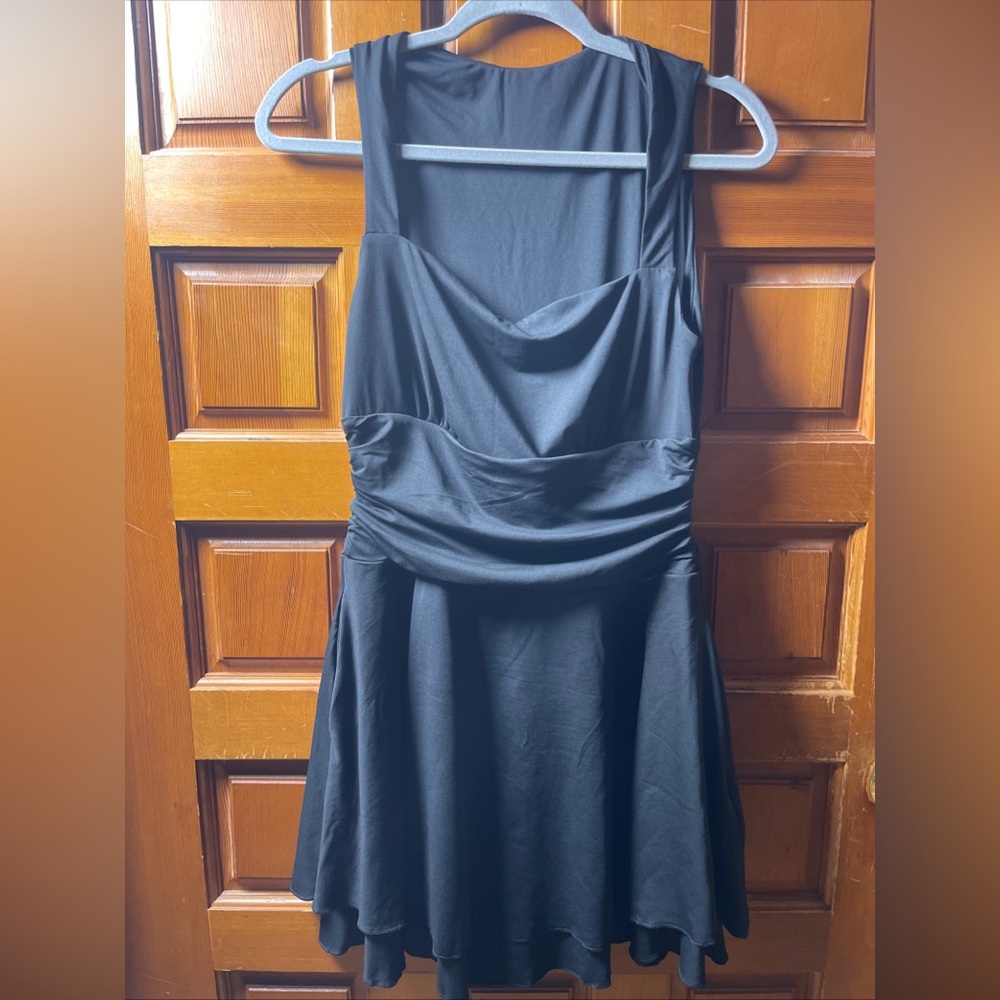 Elegant Black Sleeveless Dress